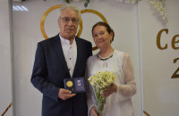 В  День семьи, любви и верности семья Ахмедзяновых  награждена медалью «За любовь и верность»